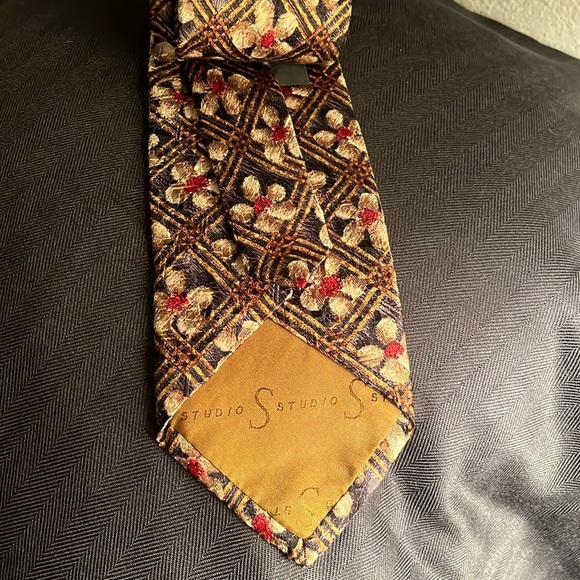 Robert Talbott Black and Gold Floral Tie Gold Black Red Tones - Picture 5 of 6